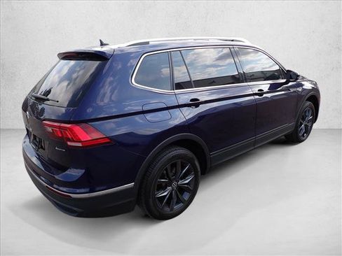 Used 2022 Volkswagen Tiguan SE AWD/4WD image 3