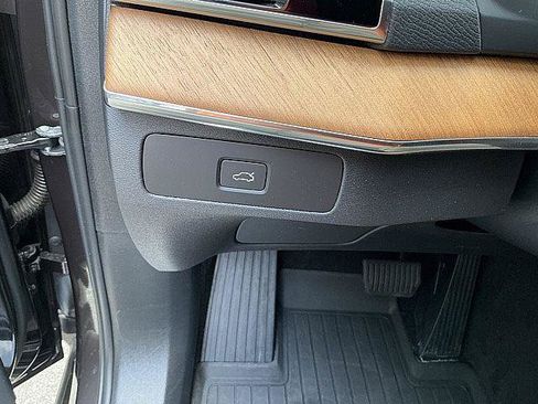 Certified 2023 Volvo XC90 B6 Plus w/ Protection Package Premier AWD/4WD image 23