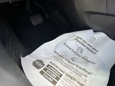 Used 2020 Chevrolet Trax Premier FWD image 17
