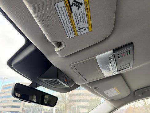 Used 2025 Nissan Pathfinder SL image 32