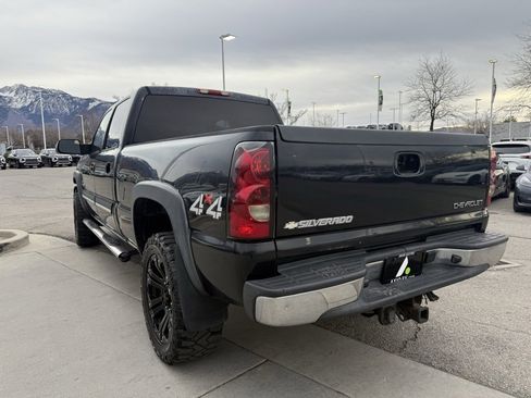 Used 2005 Chevrolet Silverado 2500 LT w/ Heavy-Duty Power Package image 5