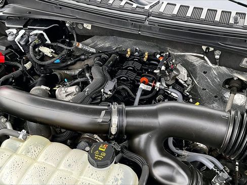 Used 2023 Ford Expedition Max XLT image 33