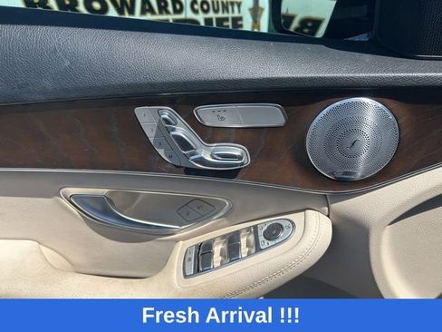 Used 2020 Mercedes-Benz C 300 Sedan image 17