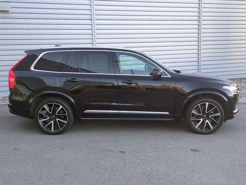 Used 2023 Volvo XC90 B5 Plus w/ Protection Package Premier image 2