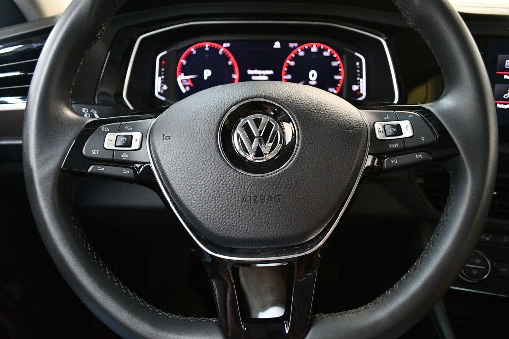 Used 2020 Volkswagen Jetta SEL Premium FWD image 40