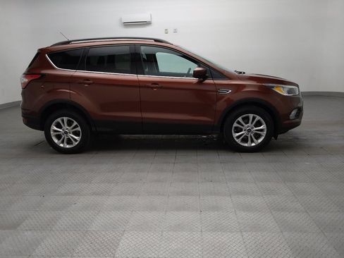 Used 2018 Ford Escape SE FWD image 11