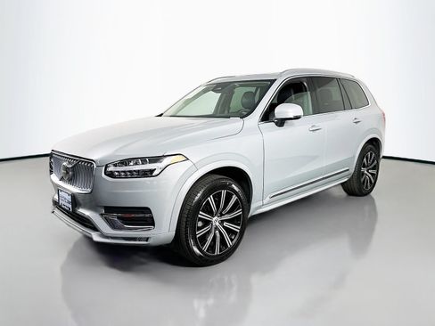 Used 2025 Volvo XC90 B5 Core AWD/4WD image 3