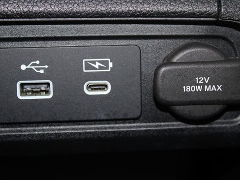 Used 2025 Honda Pilot Touring image 45