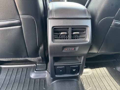 Used 2019 Ford Edge Titanium w/ Equipment Group 301A AWD/4WD image 26