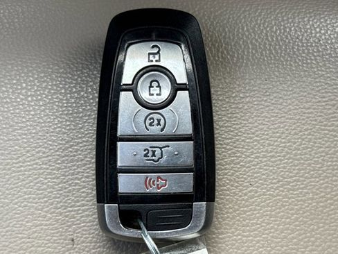Used 2020 Ford Explorer XLT w/ Equipment Group 202A RWD image 25
