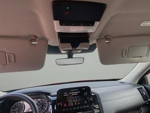 Used 2023 Nissan Pathfinder SL AWD/4WD image 21