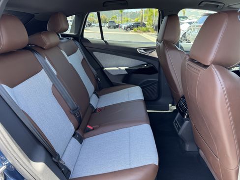 Used 2023 Volkswagen ID.4 Pro RWD image 32