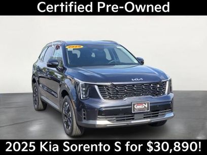Used 2025 Kia Sorento S