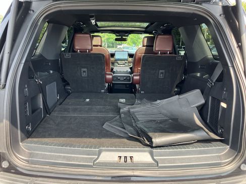 Used 2022 Ford Expedition Limited RWD image 36