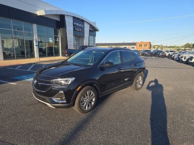 Used 2023 Buick Encore GX Essence w/ Experience Buick Package FWD image 2