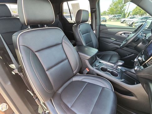 Used 2023 Chevrolet Traverse Premier w/ Redline Edition image 34