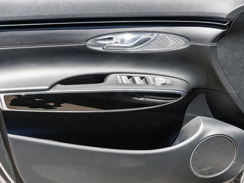 Used 2022 Genesis GV70 2.5T AWD/4WD image 20