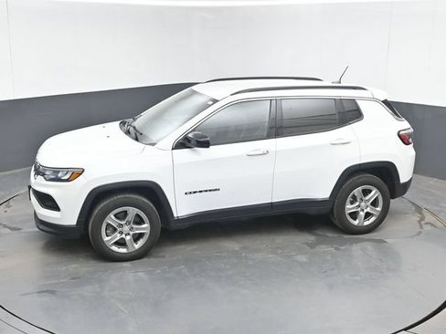Used 2023 Jeep Compass Latitude AWD/4WD image 33