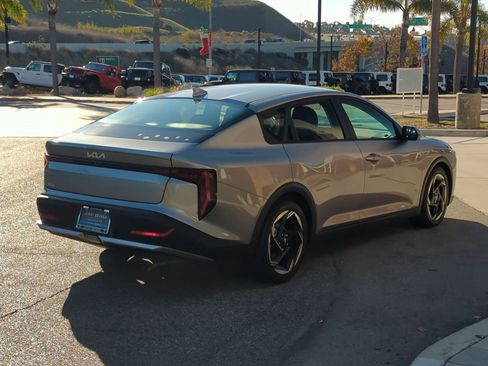 Used 2025 Kia K4 EX image 5