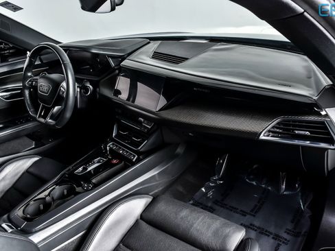 Used 2022 Audi e-tron GT Premium Plus w/ Performance Package image 22