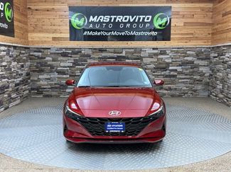 Used 2023 Hyundai Elantra SEL FWD video 3