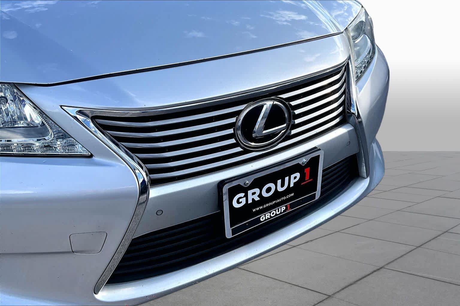 Used 2014 Lexus ES 350 w/ Luxury Package FWD image 30