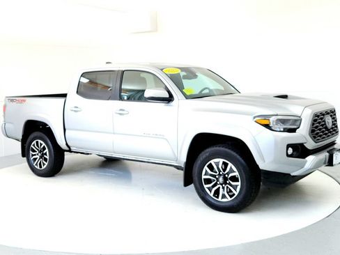 Certified 2023 Toyota Tacoma TRD Sport w/ Technology Package AWD/4WD image 7