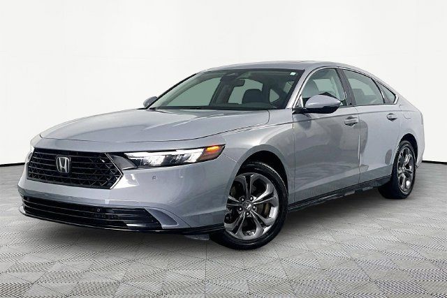 Used 2024 Honda Accord EX-L image 2