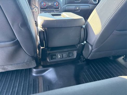 Used 2022 Chevrolet Silverado 1500 LT AWD/4WD image 18