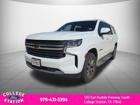 Used 2021 Chevrolet Suburban LT w/ Rear Media and Nav Package RWD image 3