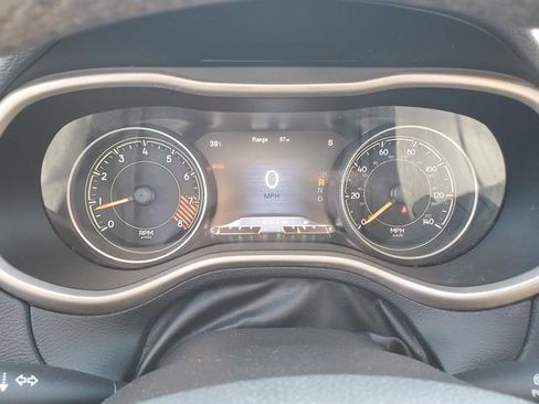 Used 2015 Jeep Cherokee Limited w/ Luxury Group image 35