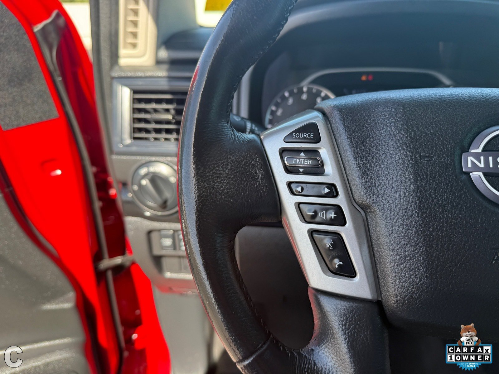 Used 2024 Nissan Titan SV w/ SV Convenience Package RWD image 29