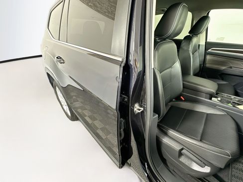 Used 2023 Volkswagen Atlas SE FWD image 28