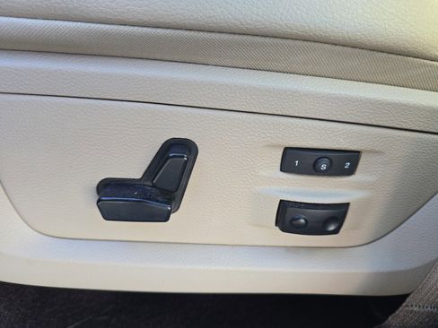 Used 2016 RAM 1500 Laramie w/ Convenience Group image 14