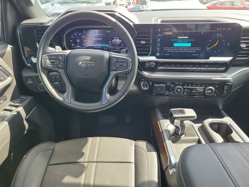 Used 2024 Chevrolet Silverado 1500 High Country w/ High Country Premium Package image 12