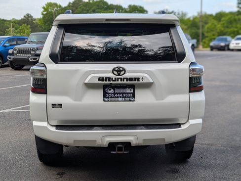 Used 2020 Toyota 4Runner SR5 Premium w/ Moonroof Package RWD image 8
