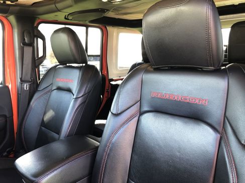 Used 2019 Jeep Wrangler Unlimited Rubicon w/ Dual Top Group image 12