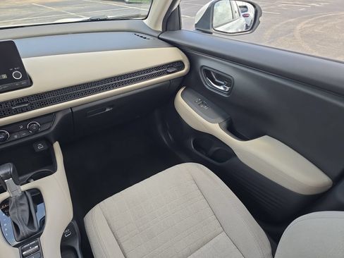Certified 2023 Honda HR-V LX image 12