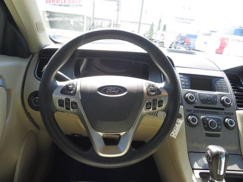 Used 2017 Ford Taurus SE FWD image 15