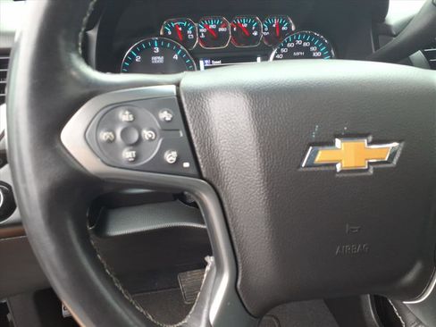 Used 2019 Chevrolet Suburban Premier image 31