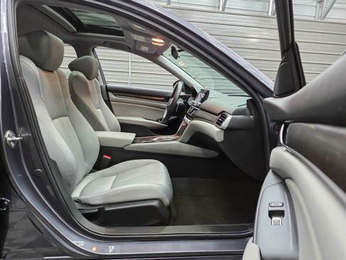 Used 2020 Honda Accord EX image 16