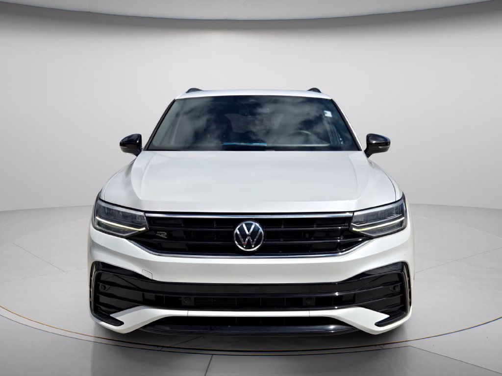 Certified 2023 Volkswagen Tiguan SE R-Line FWD image 9