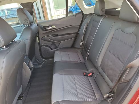 Used 2025 Chevrolet Trax LT image 13