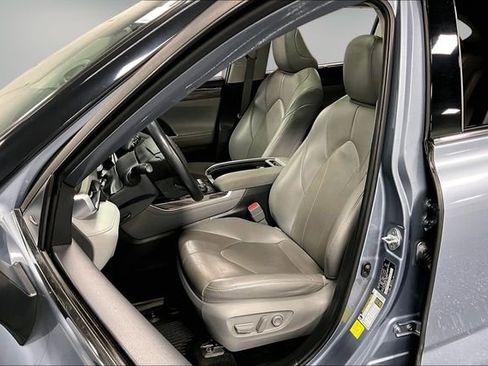 Used 2021 Toyota Highlander Limited AWD/4WD image 21