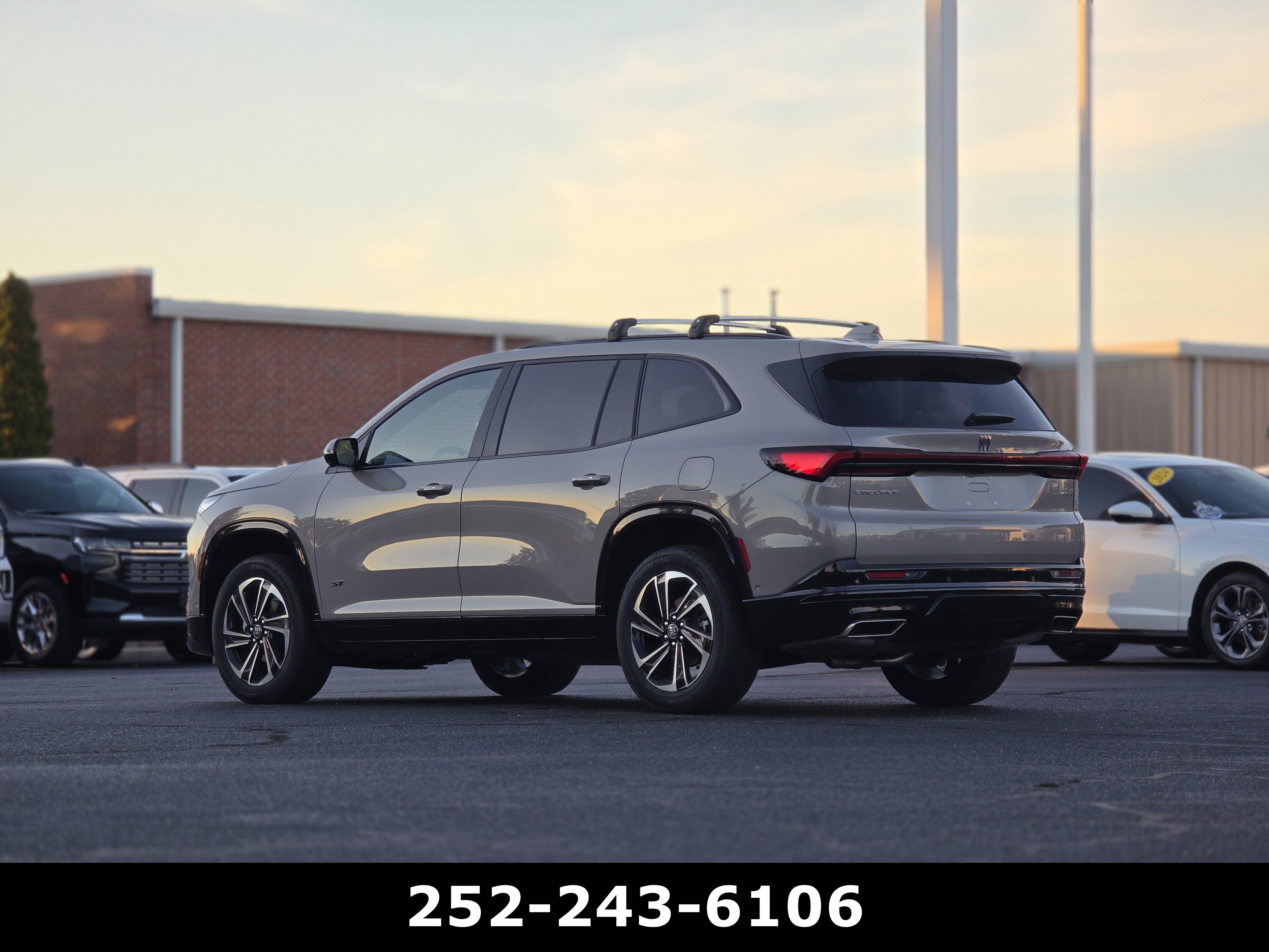 Used 2026 Buick Enclave Sport Touring w/ Super Cruise Package FWD image 5