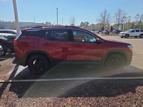 Used 2019 GMC Terrain SLE w/ Driver Convenience Package image 2