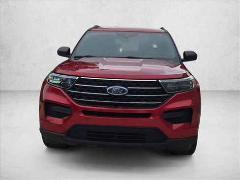 Used 2020 Ford Explorer XLT RWD image 2