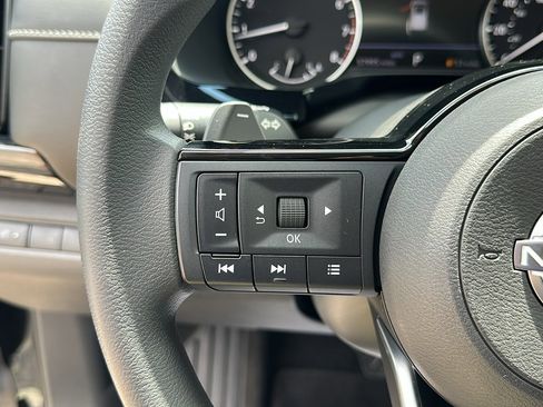 Used 2022 Nissan Pathfinder S image 15