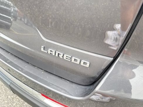 Used 2023 Jeep Grand Cherokee Laredo w/ Luxury Tech Group I AWD/4WD image 9