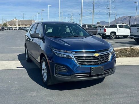 Used 2022 Chevrolet Equinox LS image 28